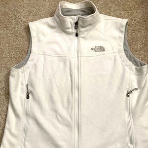 WOMEN’S NORTH FACE VEST- size XL